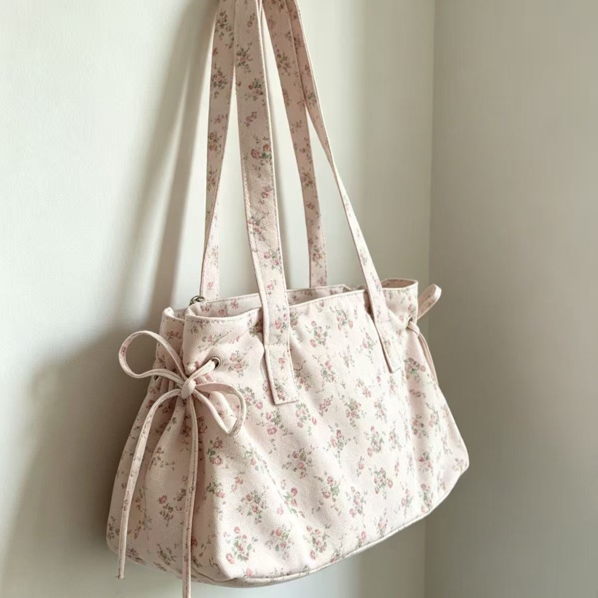 Ditsy Floral Bow Shoulder Bag