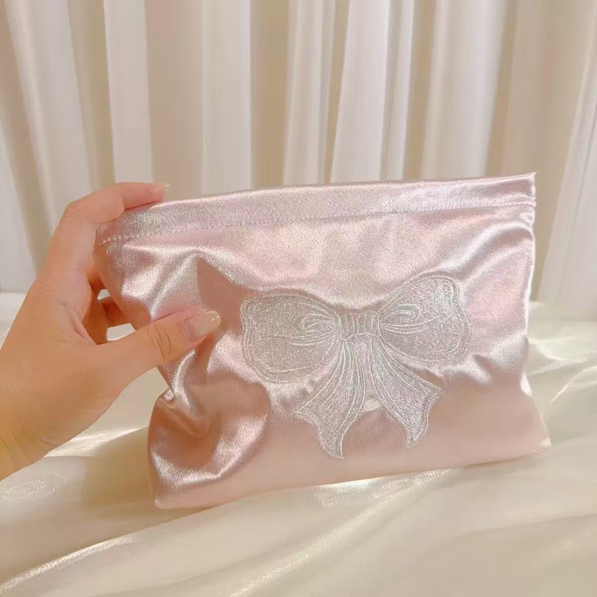 Embroidered Bow Large-Capacity Cosmetic Bag